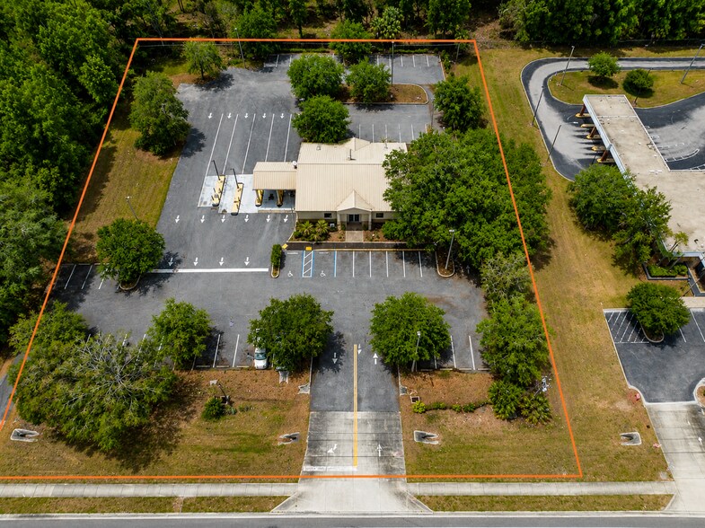 9505 E Colonial Dr, Orlando, FL à louer - Photo de l’immeuble – Image 3 sur 6