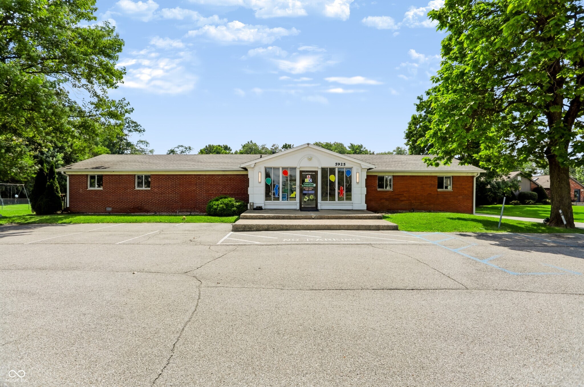 5925 Kentucky Ave, Indianapolis, IN à vendre Photo de l’immeuble– Image 1 sur 32