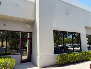 2101 Centrepark West Dr, West Palm Beach, FL à louer Photo intérieure– Image 2 sur 9