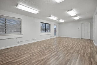 9386 S Redwood Rd, West Jordan, UT à vendre Photo intérieure– Image 1 sur 3