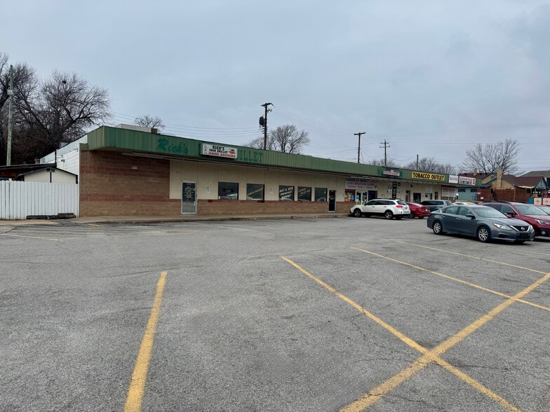 1107 S School Ave, Fayetteville, AR à vendre - Photo de l’immeuble – Image 3 sur 8