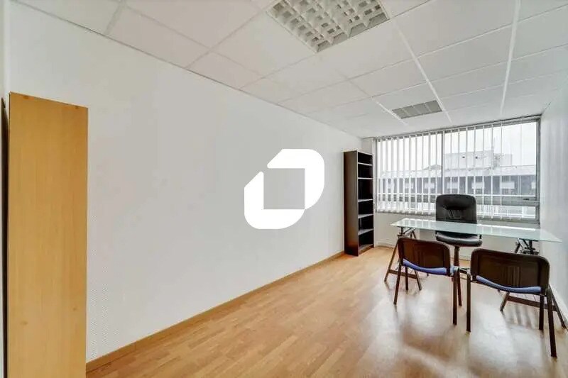 Bureau dans Ris-Orangis à louer - Photo de l’immeuble – Image 3 sur 13