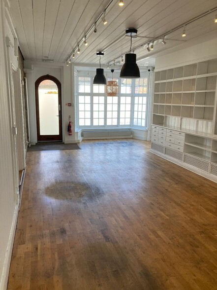 19 High St, Nutfield à louer - Photo intérieure – Image 2 sur 9