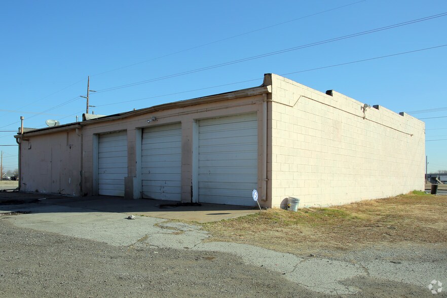2494 N Lewis Ave, Tulsa, OK à vendre - Photo de l’immeuble – Image 2 sur 3