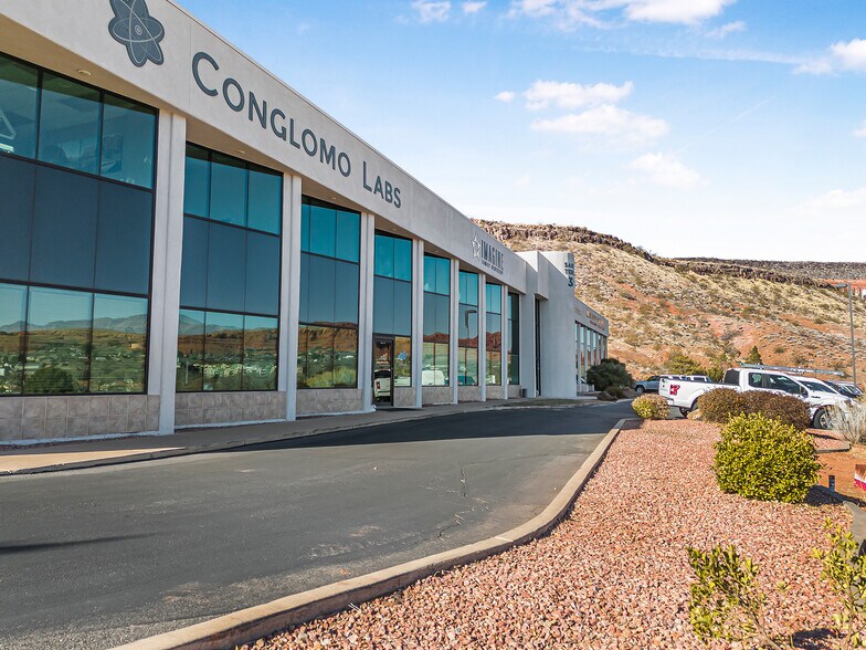 382 S Bluff St, Saint George, UT à louer - Photo de l’immeuble – Image 3 sur 3