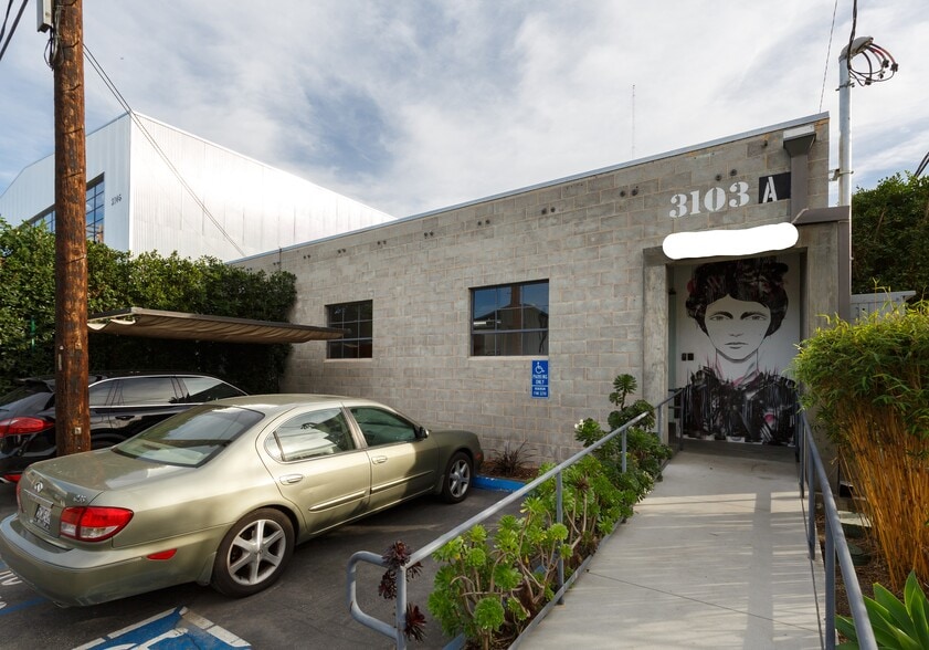 3103 S La Cienega Blvd, Los Angeles, CA à louer - Photo de l’immeuble – Image 3 sur 8