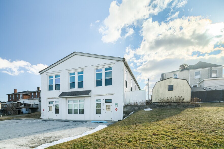 918 Maple St, Conshohocken, PA à louer - Photo de l’immeuble – Image 3 sur 7