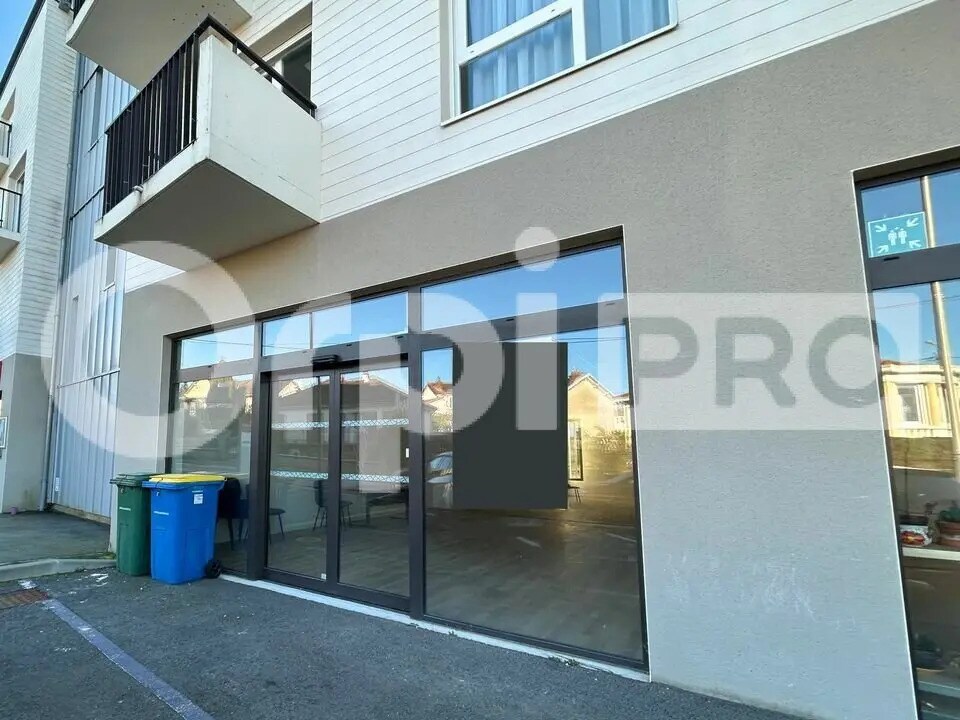 Local commercial dans Limoges à louer Photo de l’immeuble– Image 1 sur 7