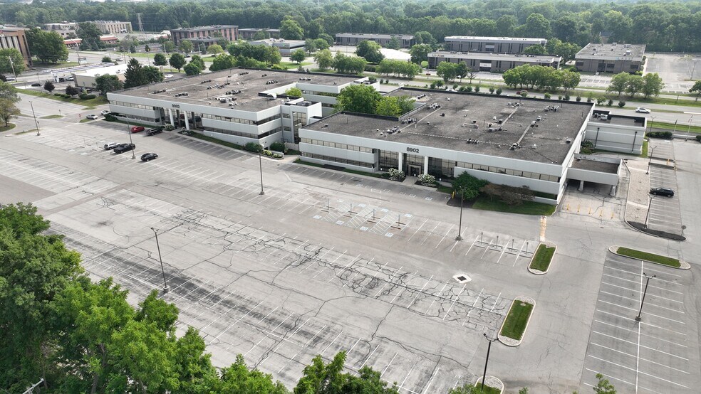 8902-9002 N Meridian St, Indianapolis, IN à louer - Photo de l’immeuble – Image 3 sur 10