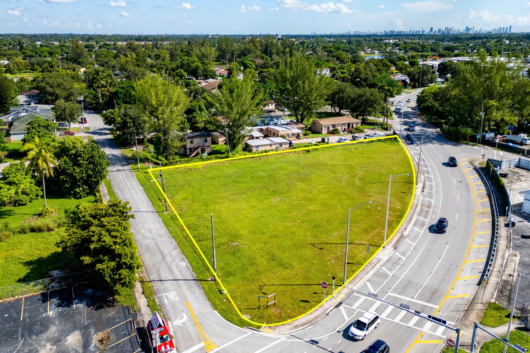 7925 NW 13th Ct, Miami, FL à vendre Photo principale– Image 1 sur 11