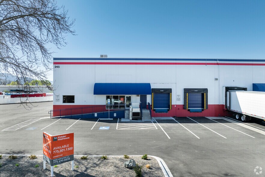 245 Coney Island Dr, Sparks, NV à vendre - Photo de l’immeuble – Image 3 sur 8