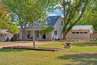 Plus de détails pour 205 E Centre St, Fredericksburg, TX - Spécialisé à vendre