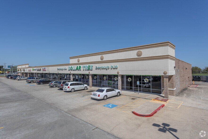 1591 E Hwy 6, Alvin, TX à vendre - Photo principale – Image 1 sur 19