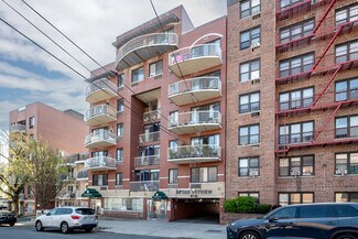 Plus de détails pour 87-26 175th St, Jamaica, NY - Logement à vendre