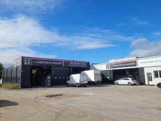 Plus de détails pour Local d'activités à louer