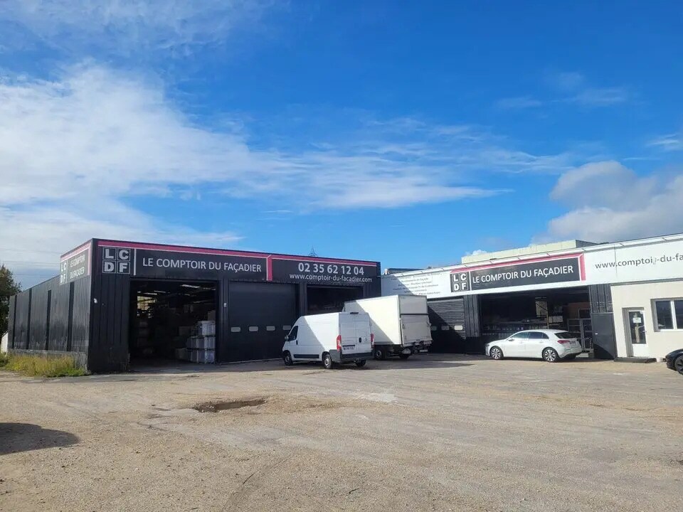 Local d’activités dans Sotteville-lès-Rouen à louer Photo de l’immeuble– Image 1 sur 12