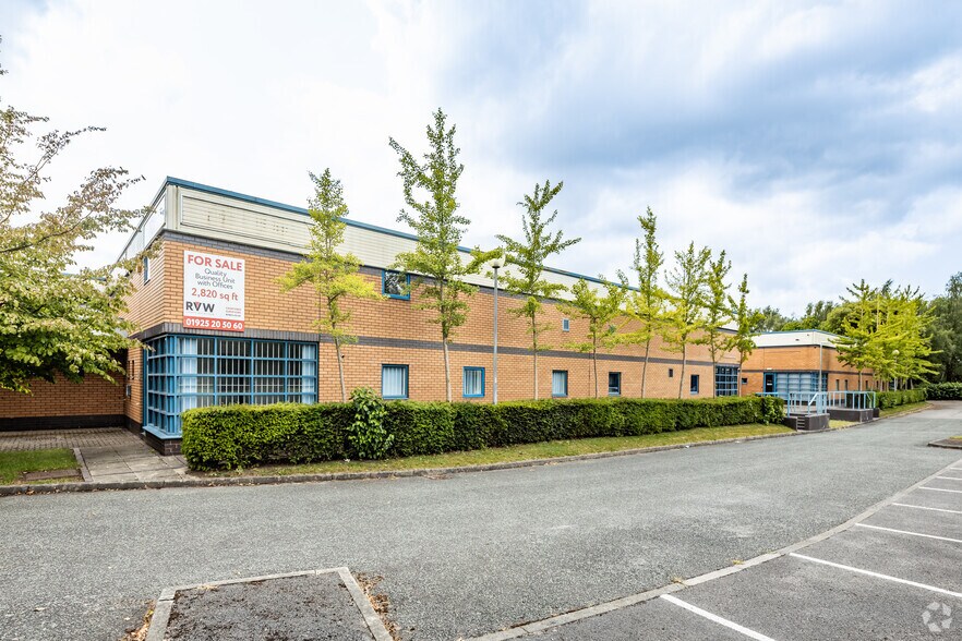 Beeston Ct, Runcorn à louer - Photo de l’immeuble – Image 1 sur 5