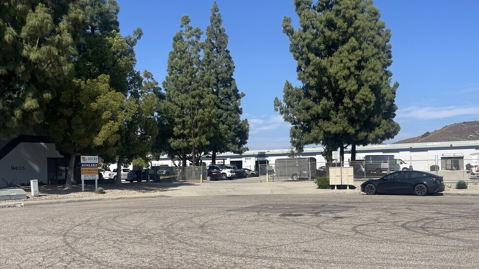 9437 Wheatlands Ct, Santee, CA à louer - Photo de l’immeuble – Image 1 sur 1