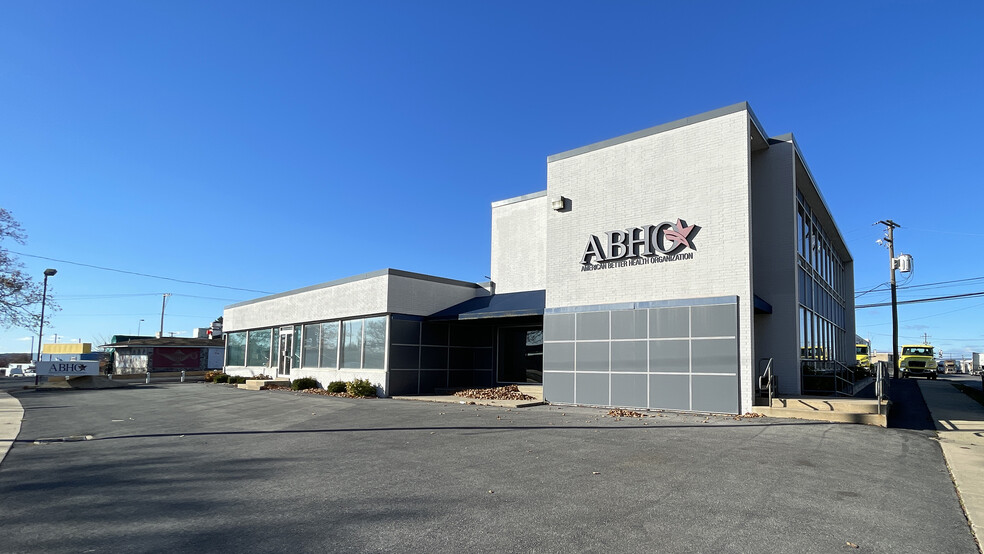 667 Union Blvd, Allentown, PA à louer - Photo de l’immeuble – Image 1 sur 10