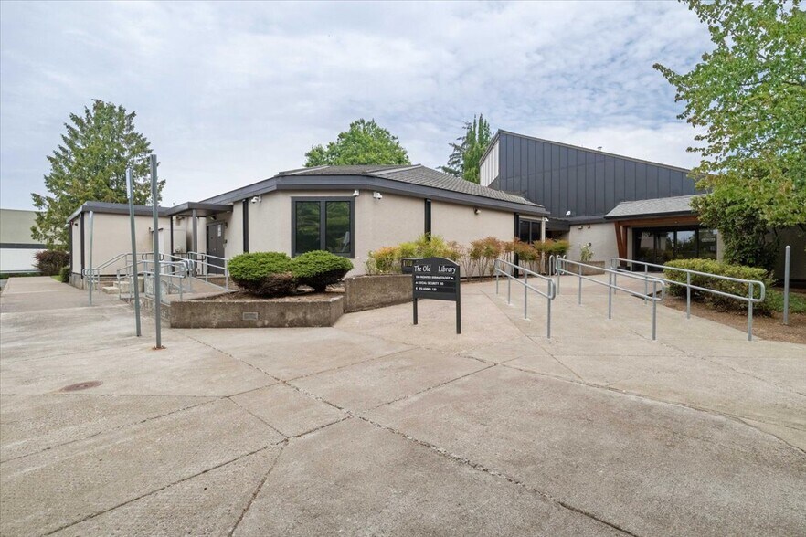 1390 Waverly Dr SE, Albany, OR à louer - Photo de l’immeuble – Image 2 sur 31