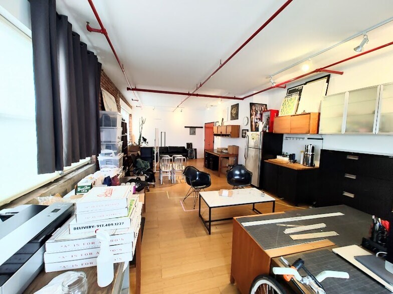190 N 14th St, Brooklyn, NY à louer - Photo de l’immeuble – Image 1 sur 27