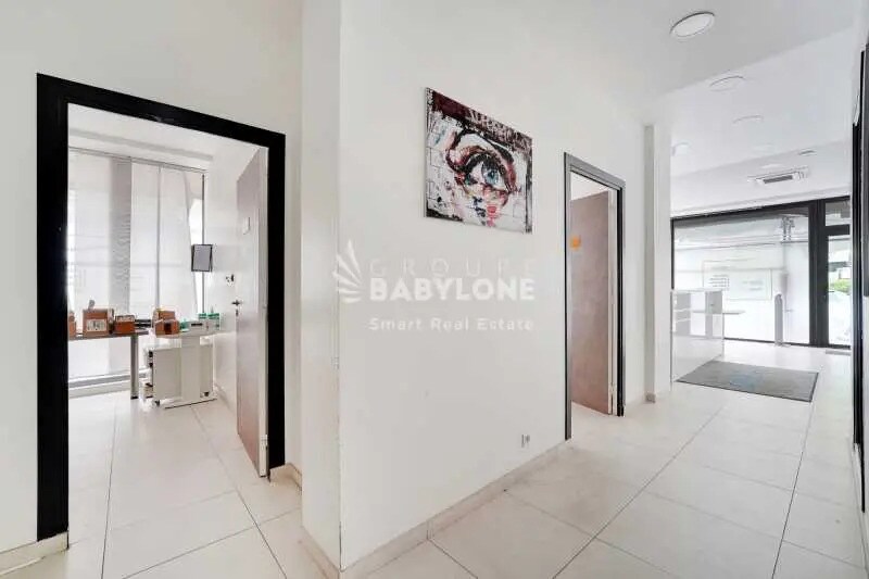 Local commercial dans Neuilly-sur-Seine à louer - Photo de l’immeuble – Image 1 sur 13