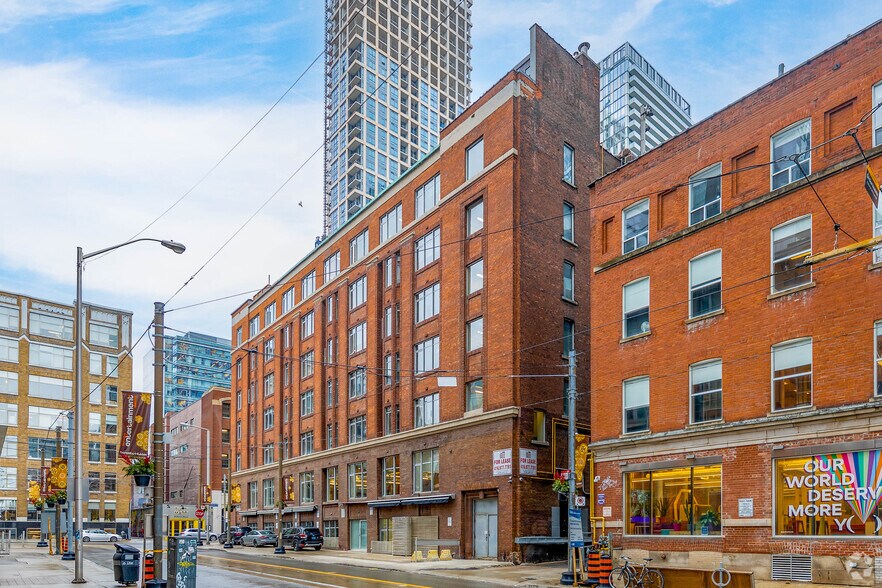 345 Adelaide St W, Toronto, ON à louer - Photo de l’immeuble – Image 2 sur 4