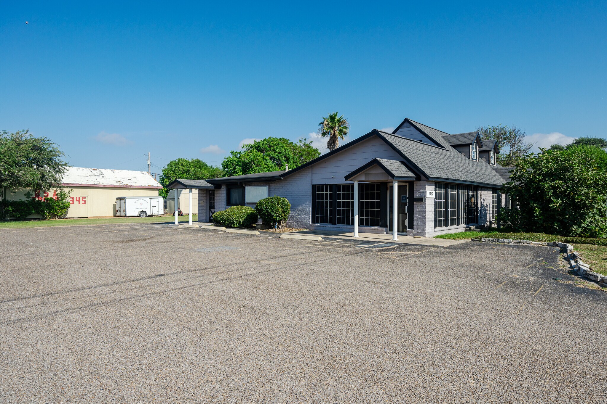 1315 Wildcat Dr, Portland, TX à vendre Photo de l’immeuble– Image 1 sur 36