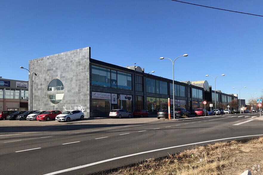 Avenida Portugal, 32, Griñón, Madrid à louer - Photo de l’immeuble – Image 1 sur 1
