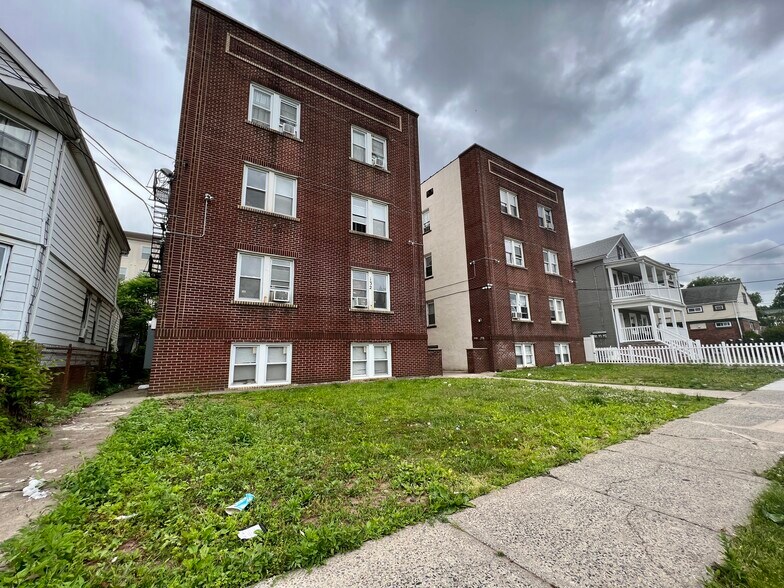 132 Elm Ave, Rahway, NJ à vendre - Photo de l’immeuble – Image 2 sur 4