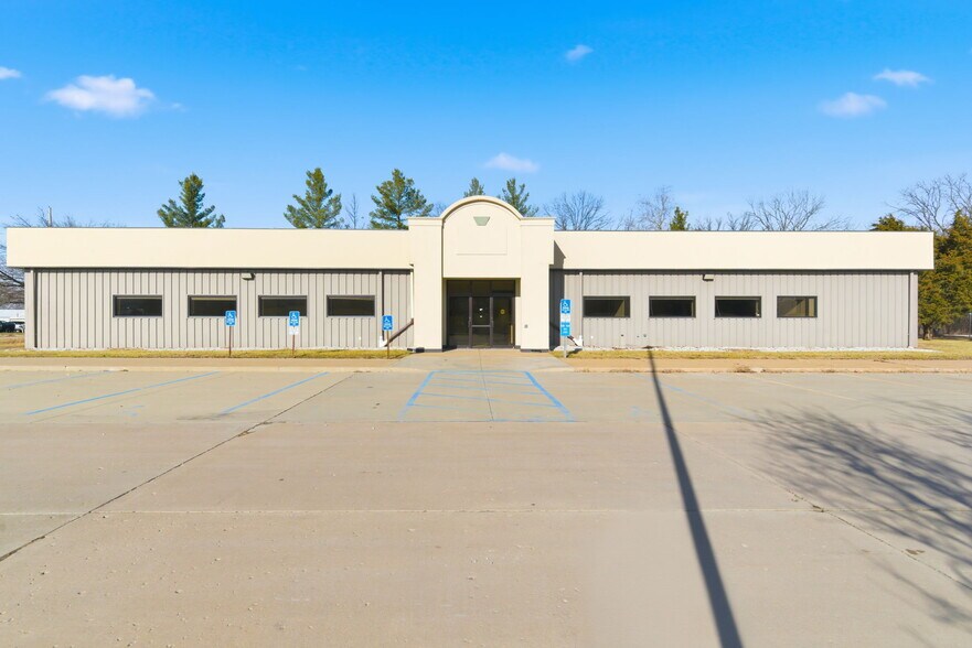 1612 N Osteopathy, Kirksville, MO à vendre - Photo principale – Image 1 sur 79