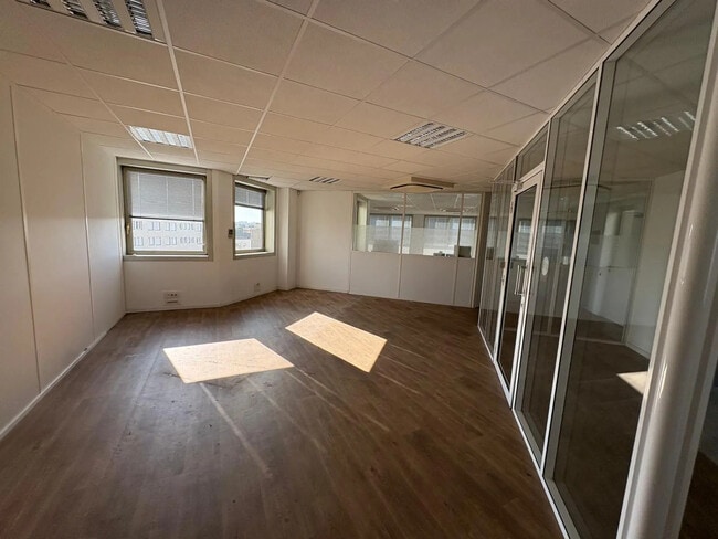 Plus de détails pour Bureau à vendre