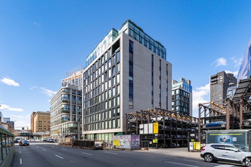 155 10th Ave, New York, NY à louer - Photo de l’immeuble – Image 3 sur 9