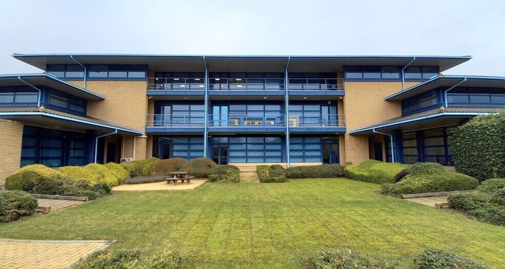 Chalkdell Dr, Milton Keynes à louer - Photo principale – Image 1 sur 8