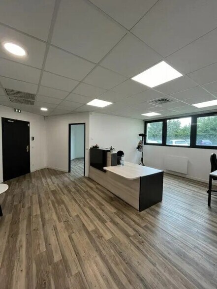 Bureau dans Reims à louer - Photo de l’immeuble – Image 2 sur 8