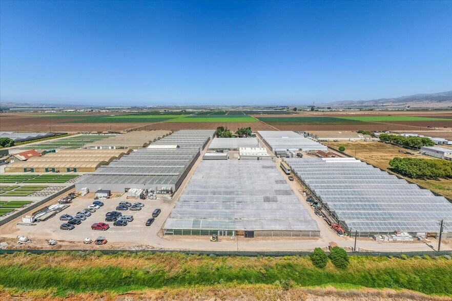23820 Potter Rd, Salinas, CA à vendre - Photo de l’immeuble – Image 3 sur 43