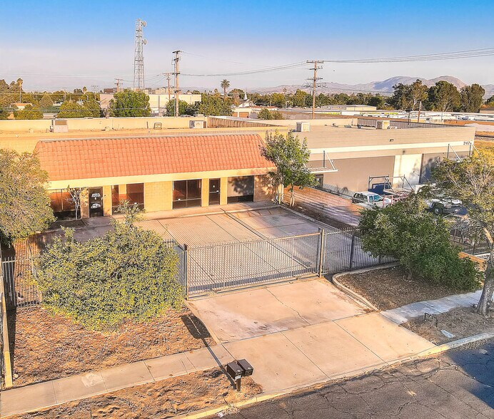 229 S Olive Ave, Rialto, CA à vendre - Photo de l’immeuble – Image 2 sur 35