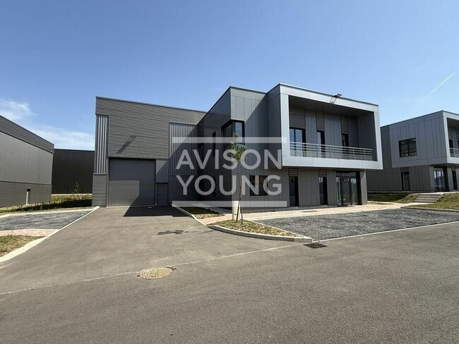 Plus de détails pour Local d’activités à vendre