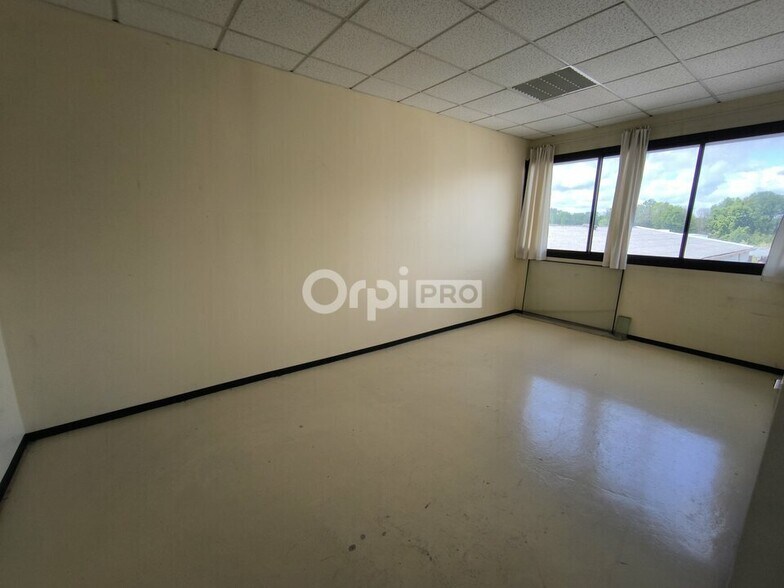 Bureau dans Brive-la-Gaillarde à louer - Photo intérieure – Image 2 sur 10