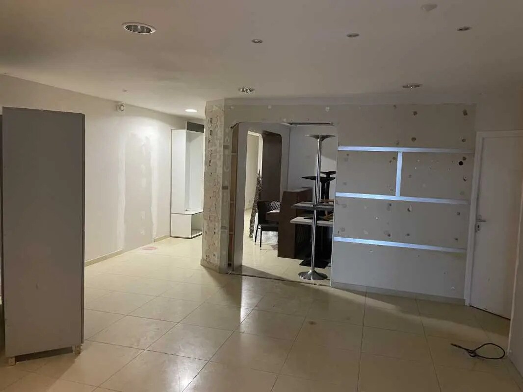 Local commercial dans Beauvais à louer Photo intérieure– Image 1 sur 5