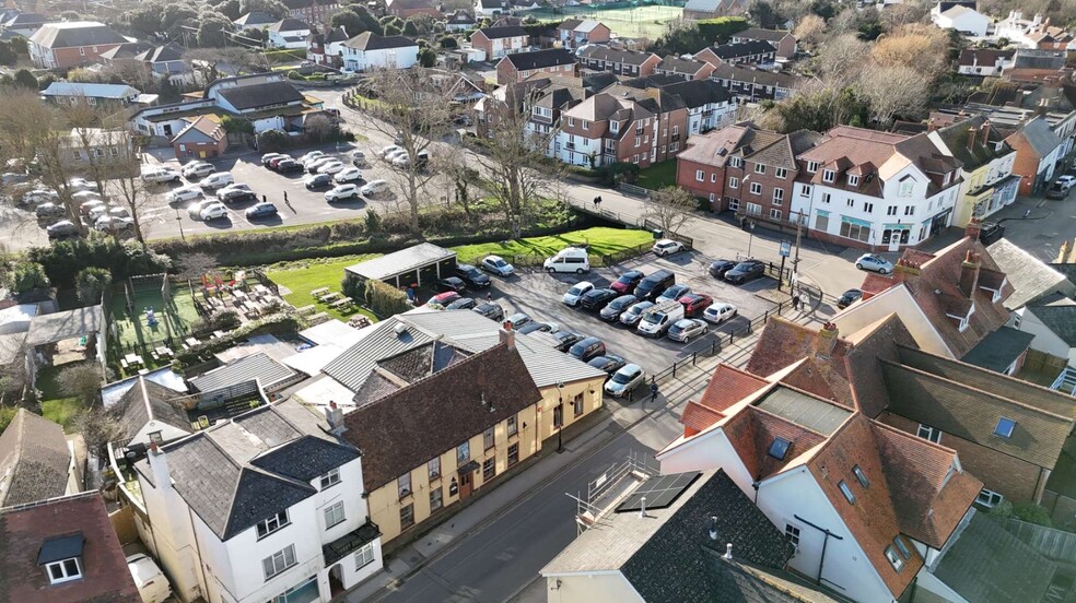 High St, Lymington à vendre - Aérien – Image 3 sur 6