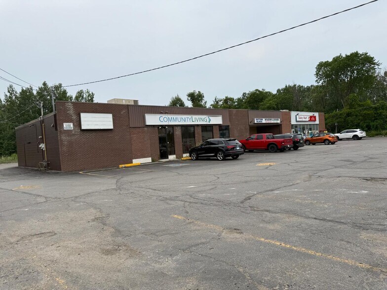 20962 Dalton Rd, Georgina, ON à louer - Photo de l’immeuble – Image 2 sur 14