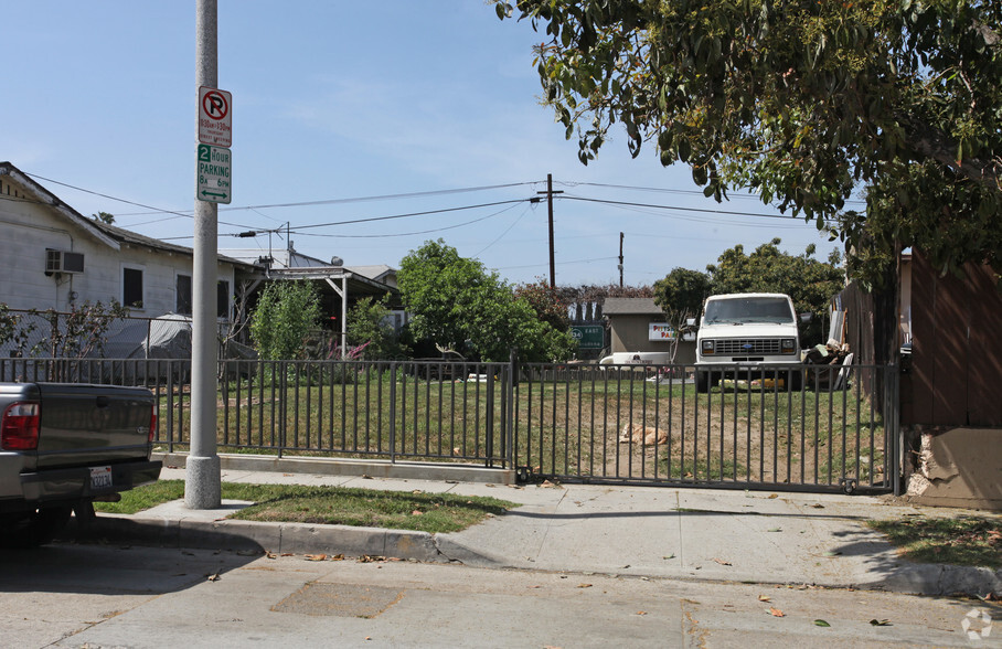 2999 N Coolidge Ave, Los Angeles, CA à vendre - Photo de l’immeuble – Image 2 sur 2