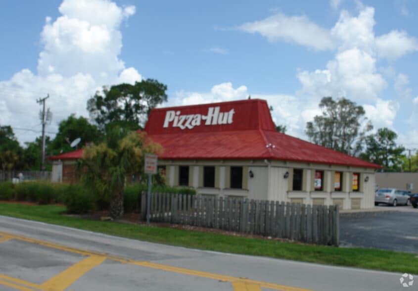 11498 S Cleveland Ave, Fort Myers, FL à louer - Photo de l’immeuble – Image 3 sur 6