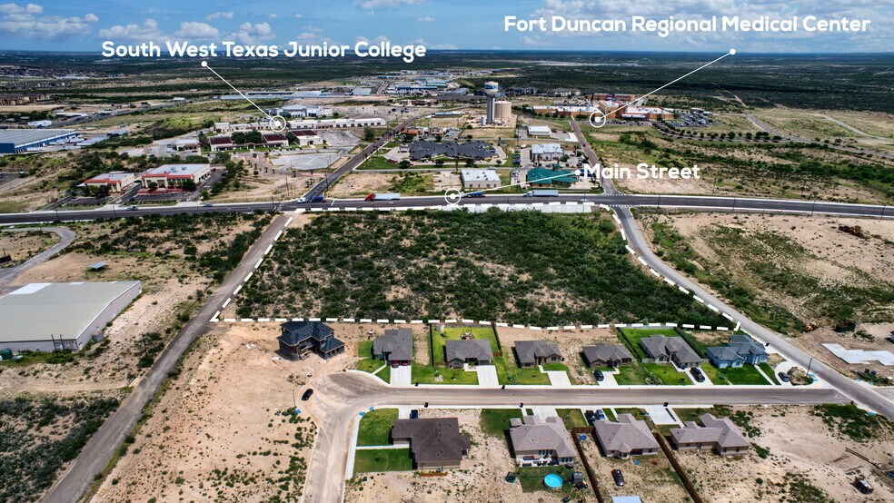 E Main St, Eagle Pass, TX à vendre - Photo de l’immeuble – Image 3 sur 5