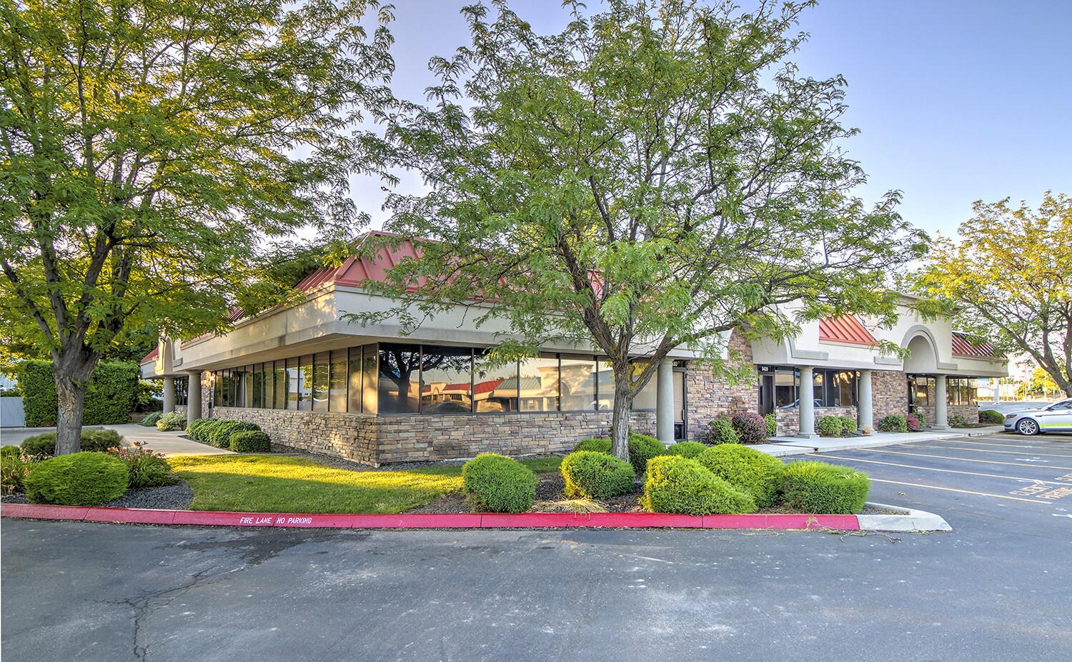 9422-9434 Fairview Ave, Boise, ID à vendre Photo de l’immeuble– Image 1 sur 1