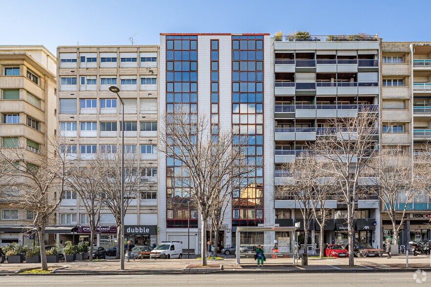 Bureau dans Marseille à vendre - Photo principale – Image 1 sur 4