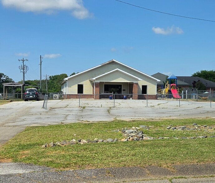 1602 Spring St, Greenwood, SC à vendre - Photo de l’immeuble – Image 3 sur 4