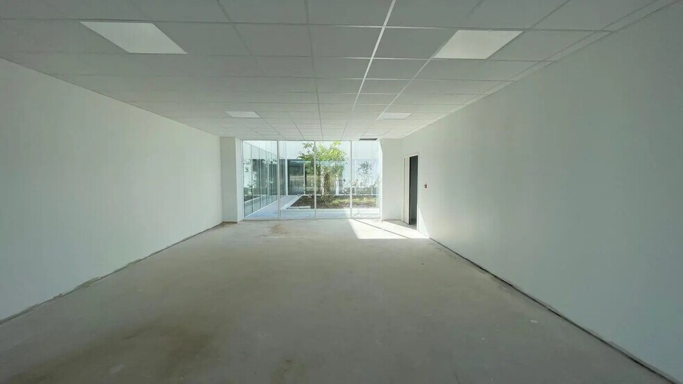 Bureau dans Bourg-en-Bresse à louer - Photo de l’immeuble – Image 3 sur 7