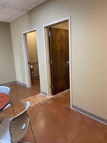 4012 Benton Rd, Bossier City, LA à louer - Photo de l’immeuble – Image 2 sur 11